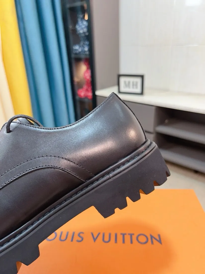 Men's shoes💰 660🌹🌹High version [LV] Louis Vuitton's popular casual leather shoes🎖Fashionable and elegant🎖🎖Material: Original imported open-edge beaded cowhide, washed cowhide leather lining, original open-molded rubber outsole, high-end and classy, ​​elegant quality, instantly transforming into a handsome man when you step on the foot❤❤Standard\nNumber of sizes: 39-44, 38, 45 customized